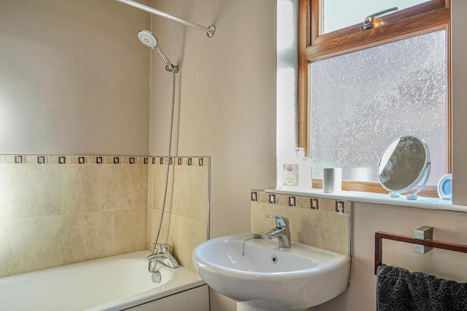 3 Bed House, Quiet Location Close To Bangor Экстерьер фото